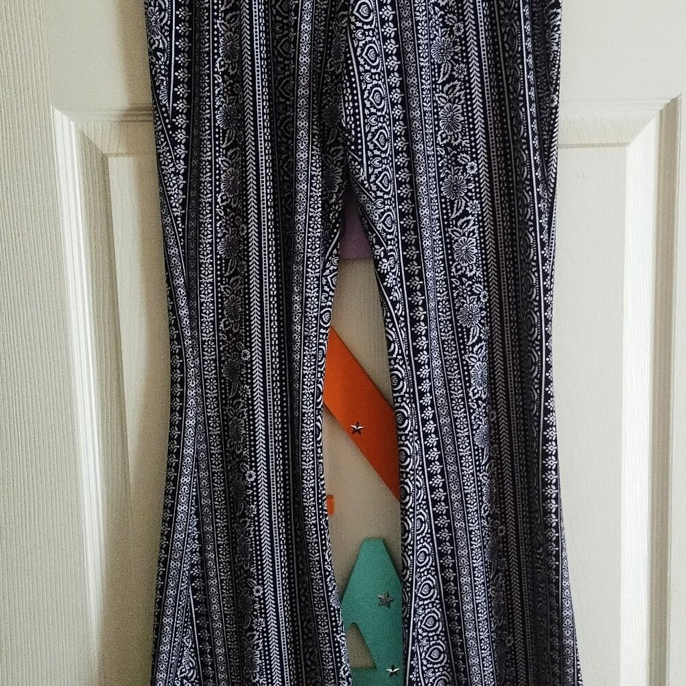 Womens stretch pants/flaired leg/hippie style